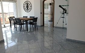 Attico Con Vista Su Genova