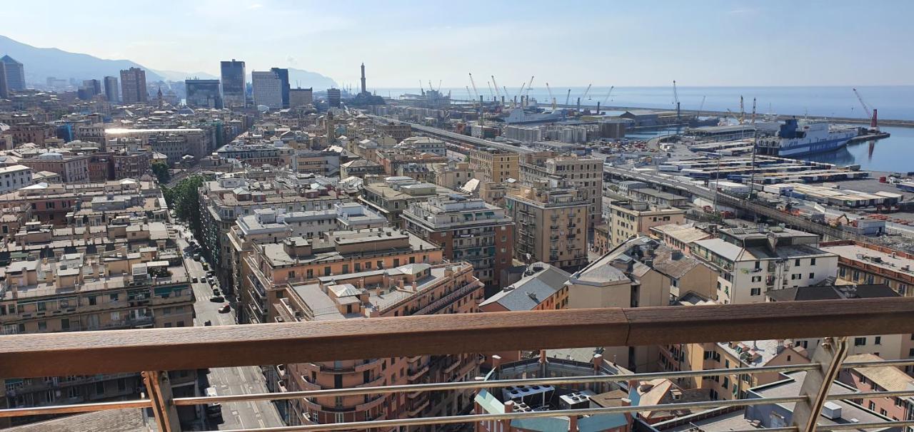 Apartamento Attico Con Vista Su Genova Exterior foto