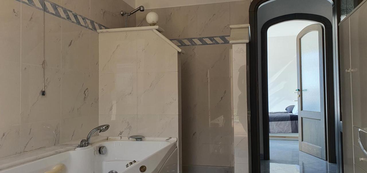 Apartamento Attico Con Vista Su Genova Exterior foto
