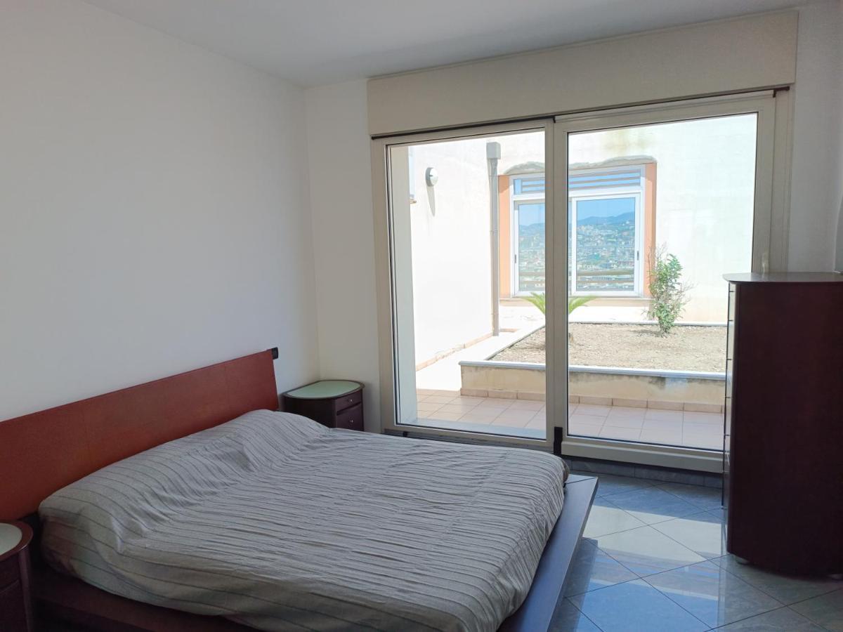 Apartamento Attico Con Vista Su Genova Exterior foto