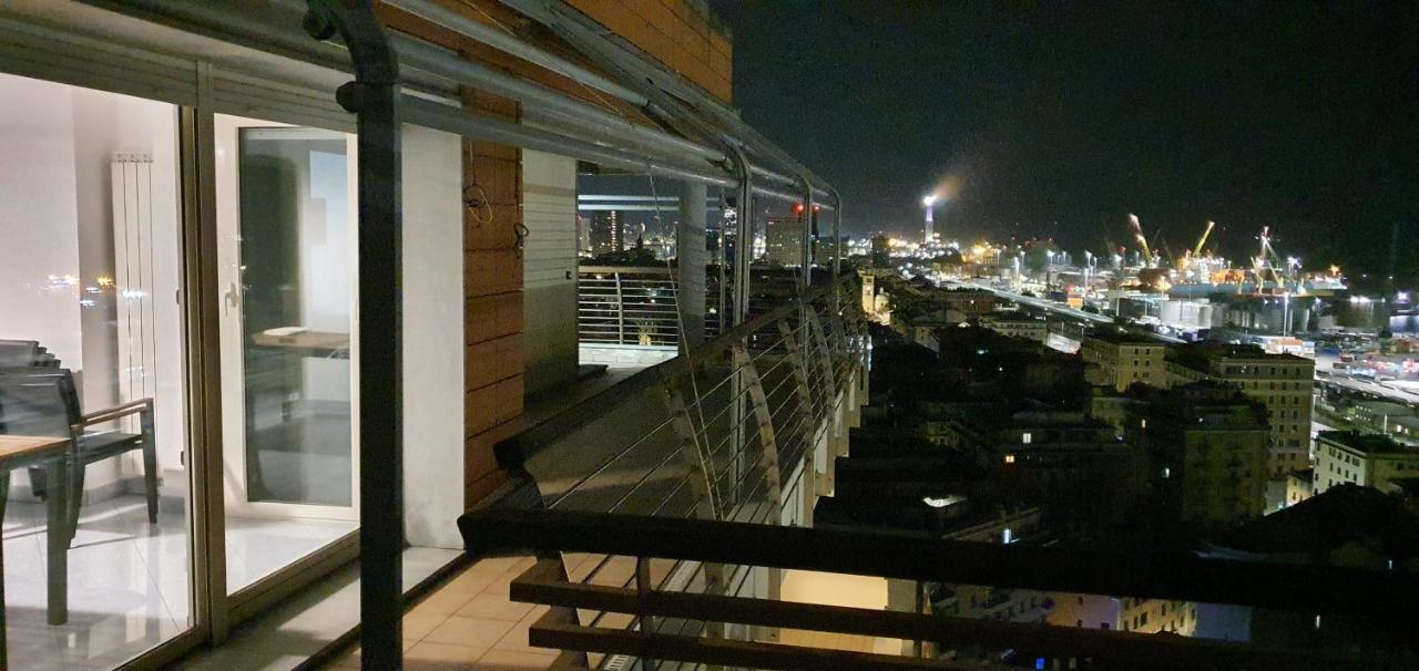 Apartamento Attico Con Vista Su Genova Exterior foto